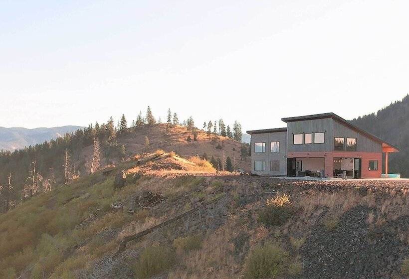 Modern Mountaintop Durango Ridge Retreat   Hot Tub