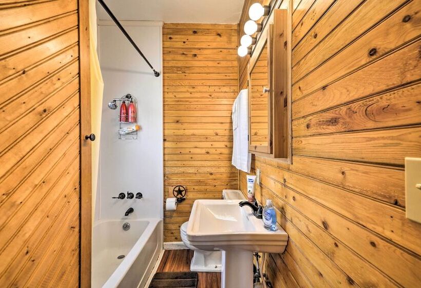 Pet Friendly Cody Home   Walk To Main Street!