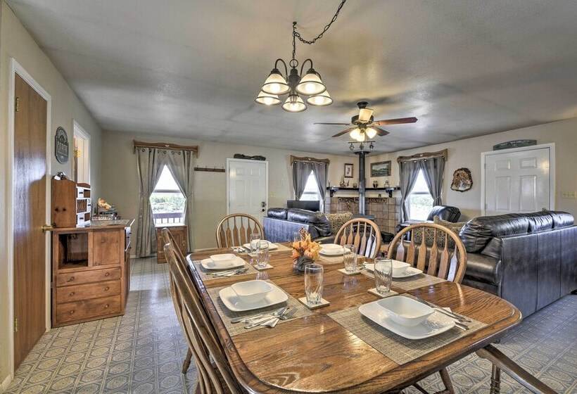 Quiet Pagosa Springs Cabin: Lake & Mountain Views!