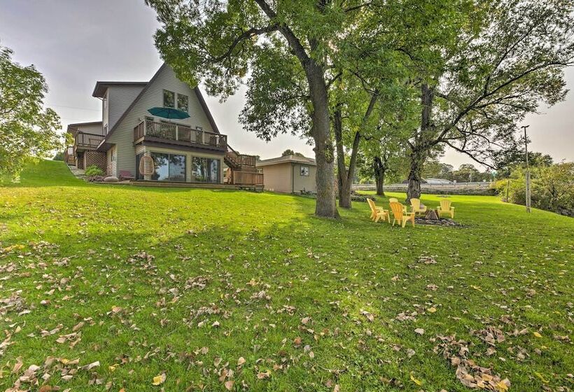 Rock River Waterfront Cabin: Dock & Game Room!