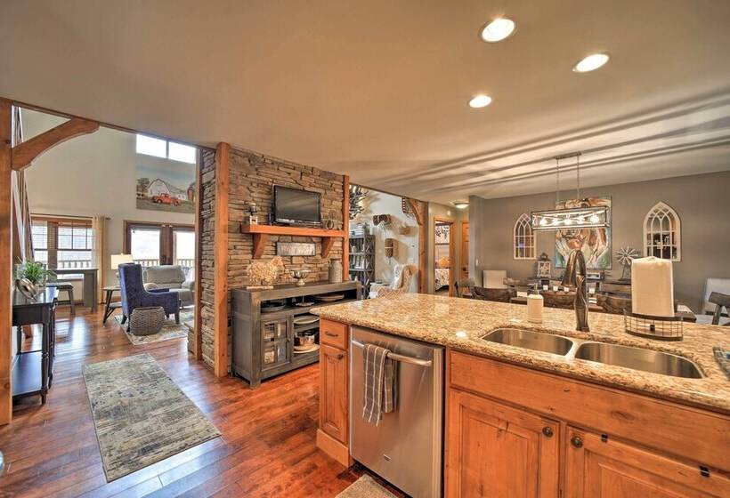 Serene Canton Escape W/ Hot Tub & Mtn Views!