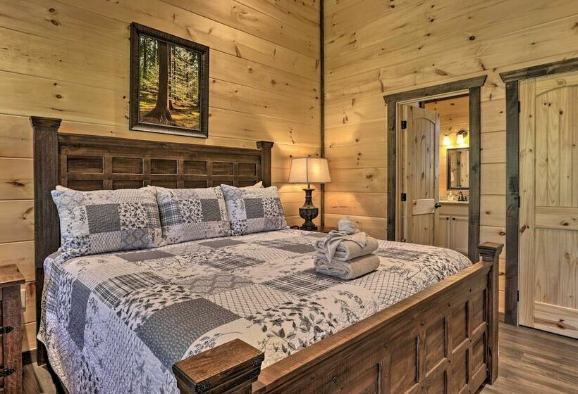 Smoky Mtn  Peaceful Paradise  W/ Indoor Pool!