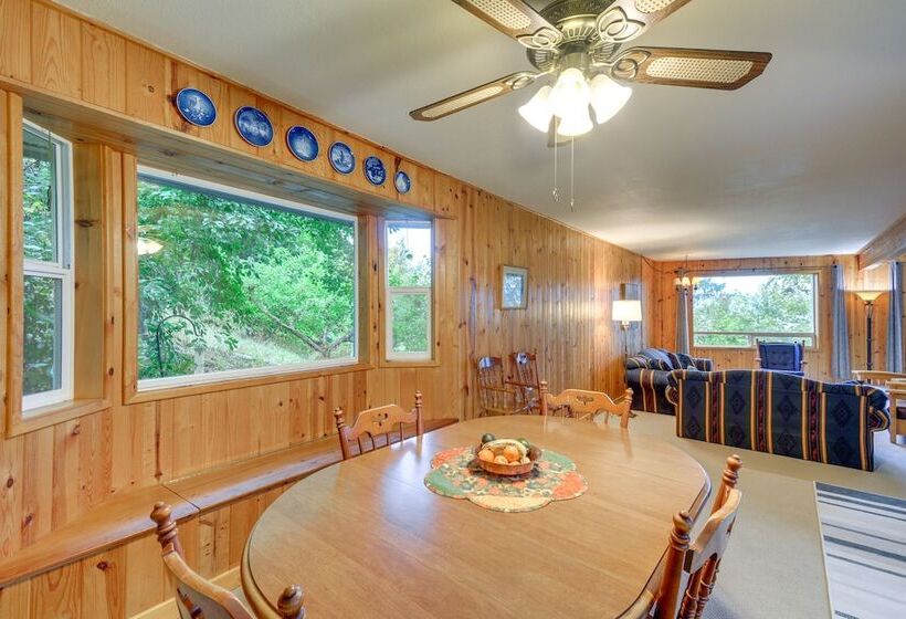 Tahuya Cabin: Hood Canal + Olympic Mountain Views!