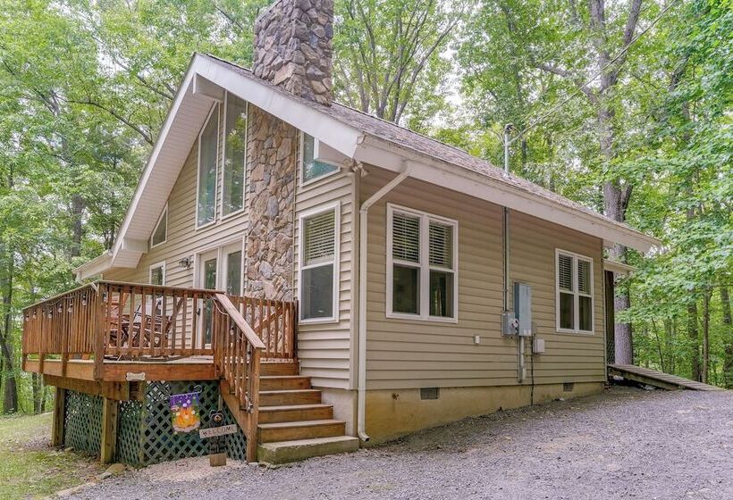 Cabin W/ Deck & Screened In Porch In New Market!