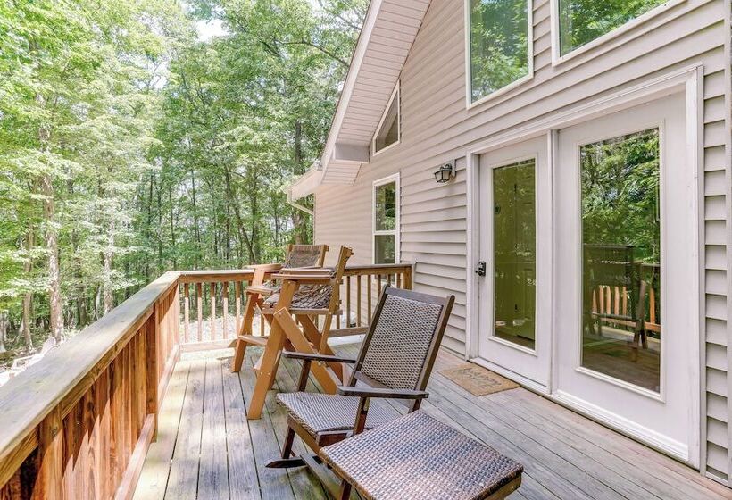 Cabin W/ Deck & Screened In Porch In New Market!