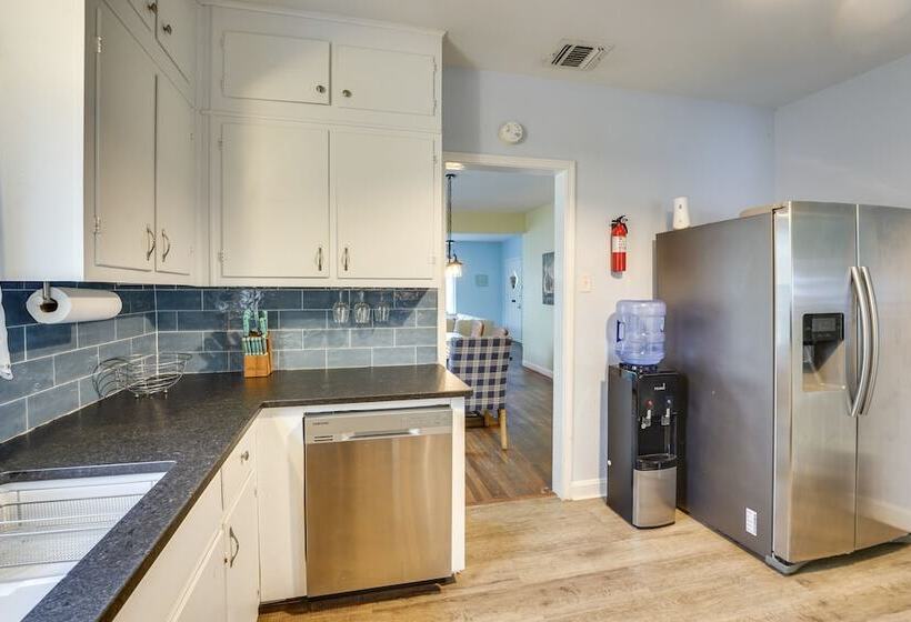 Vintage Corpus Christi Home   2 Blocks From Beach!