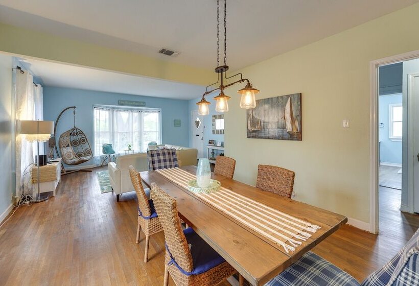 Vintage Corpus Christi Home   2 Blocks From Beach!