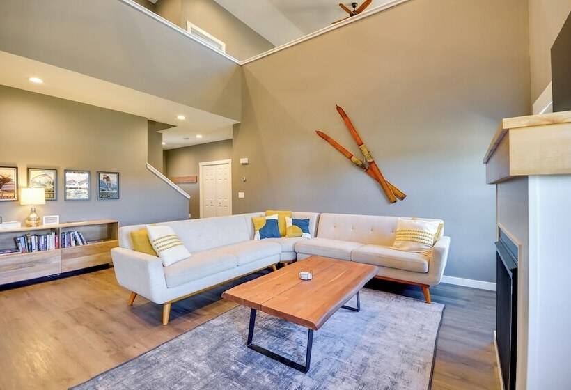 Vivid Home On Red Lodge Mountain Golf Course!