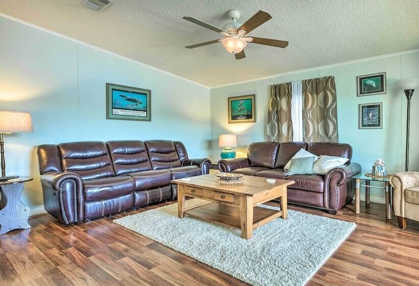 Angler S Getaway: Riverfront Home W/boat Dock