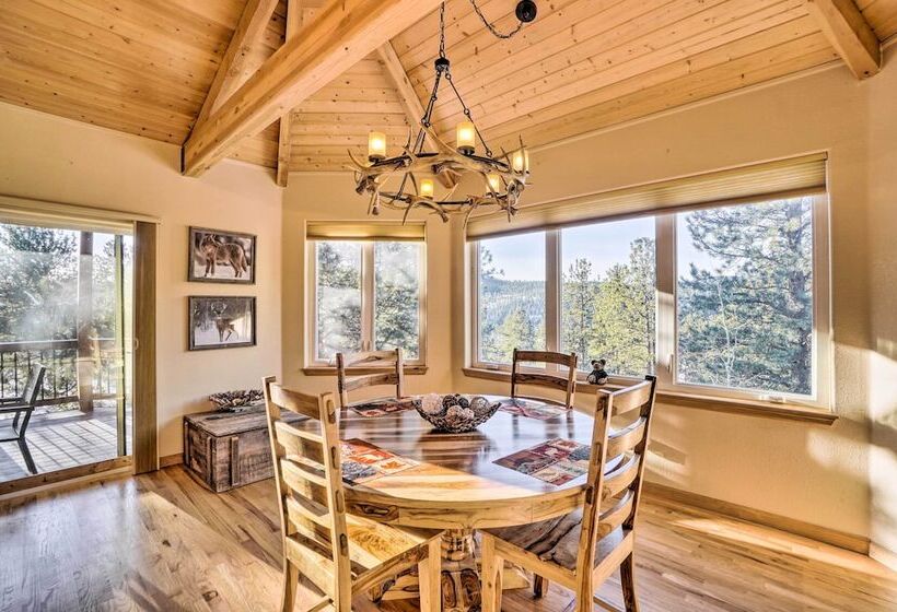 Bailey Getaway W/ Hot Tub & Game Room!