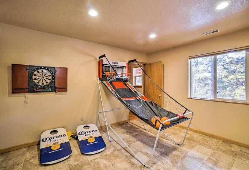 Bailey Getaway W/ Hot Tub & Game Room!