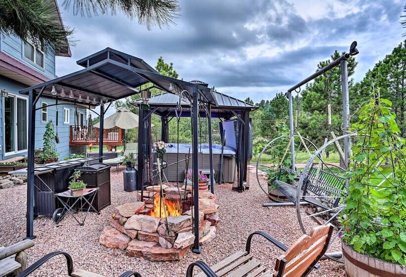 Belle Cabin  W/ Hot Tub Access, Near Mt Rushmore!