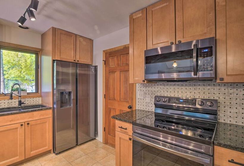 Cozy Blue River Cabin W/ Treehouse: 6 Mi To Skiing