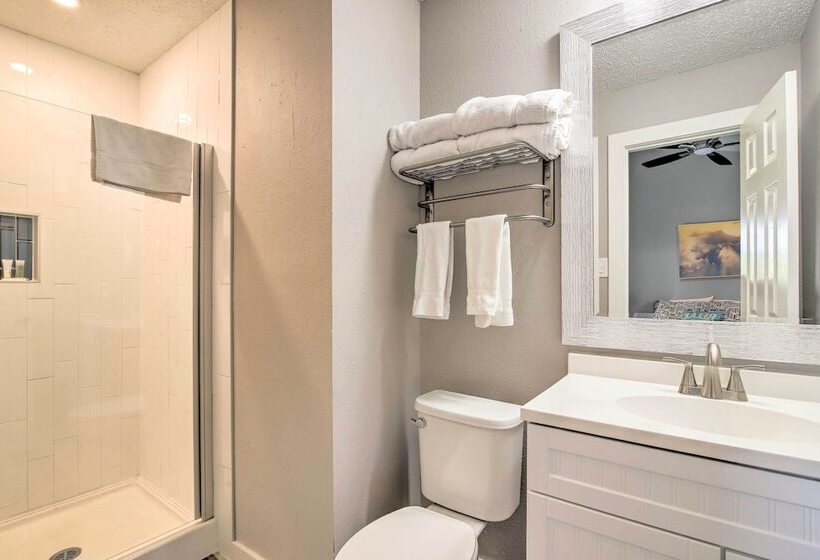 Bright Jonestown Retreat W/ Yard & Porch!