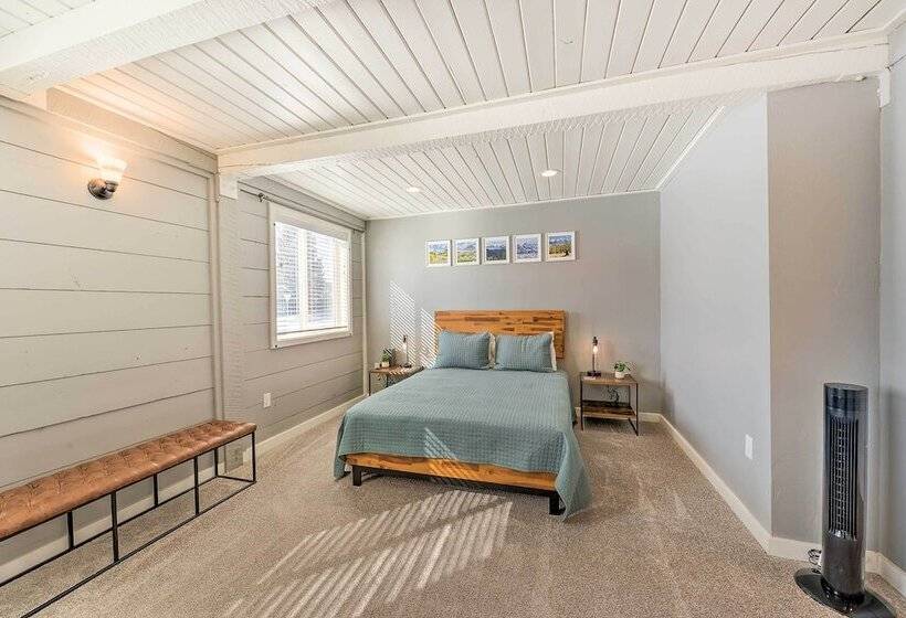 Centrally Located Pinedale Vacation Rental!