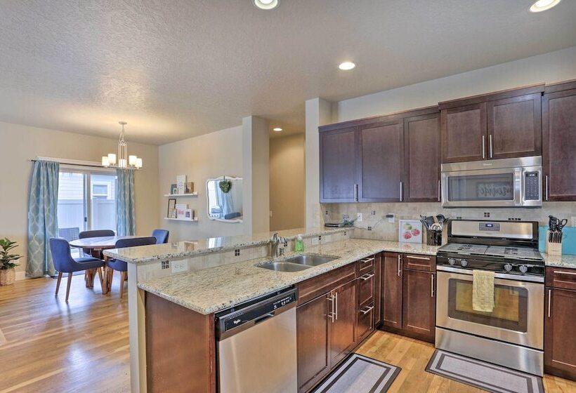 Charming Boise Home ~ 8 Mi To Downtown!