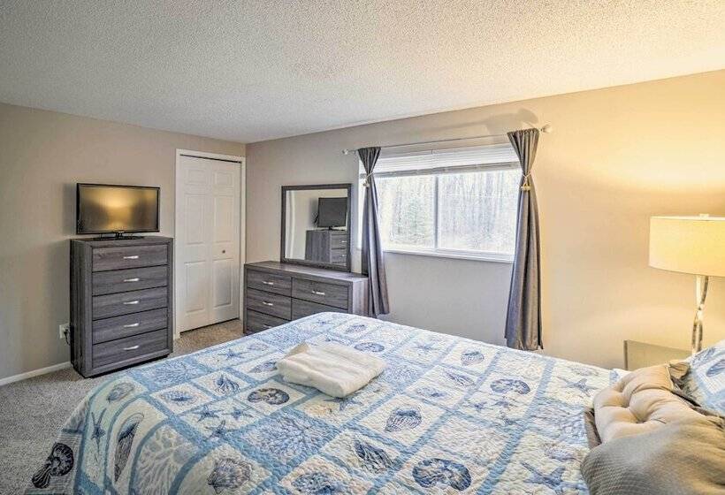 Charming Columbus Home ~ 7 Mi To Ohio State!