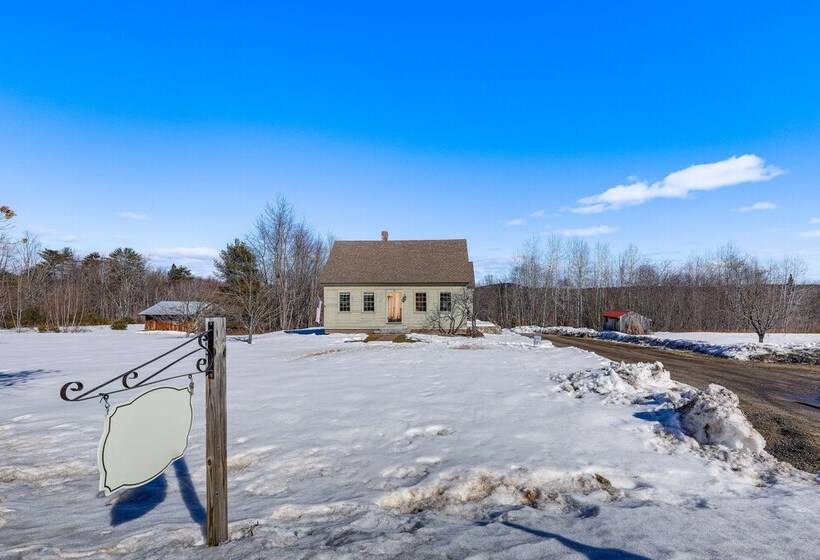 Charming Lovell Farmhouse   17 Acres W/ Mtn Views!