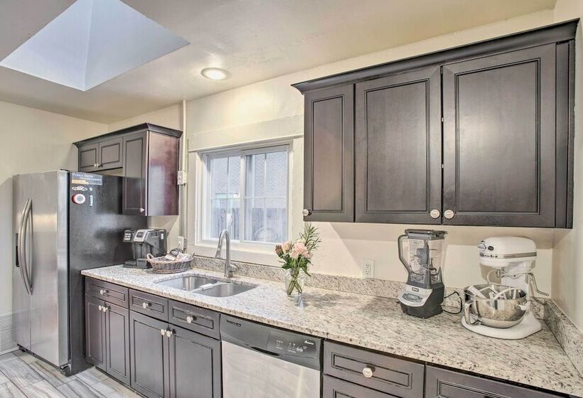 Walkable Neighborhood: Family Home In Wheat Ridge
