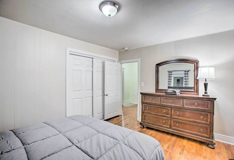 Walkable Neighborhood: Family Home In Wheat Ridge