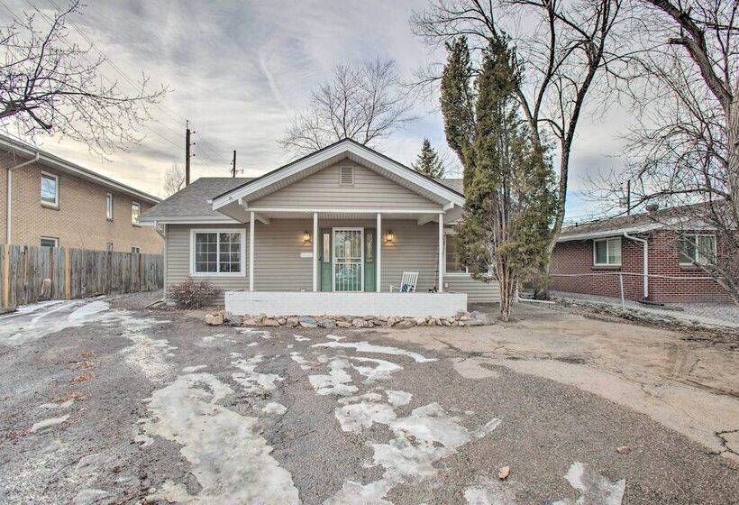 Walkable Neighborhood: Family Home In Wheat Ridge