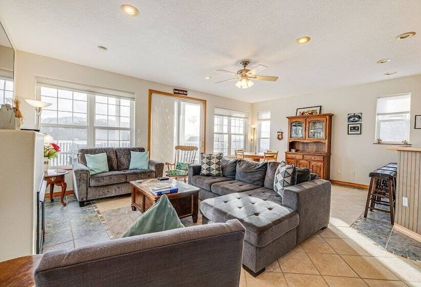 Walk To Beach: Pacific City Home W/ Bay Views!