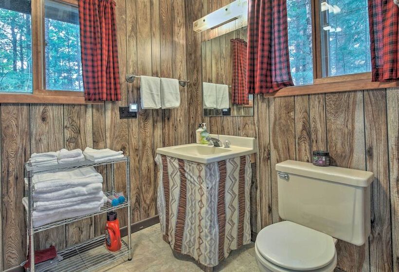 Eagle River Lakefront Retreat W/ Fire Pit & Grill