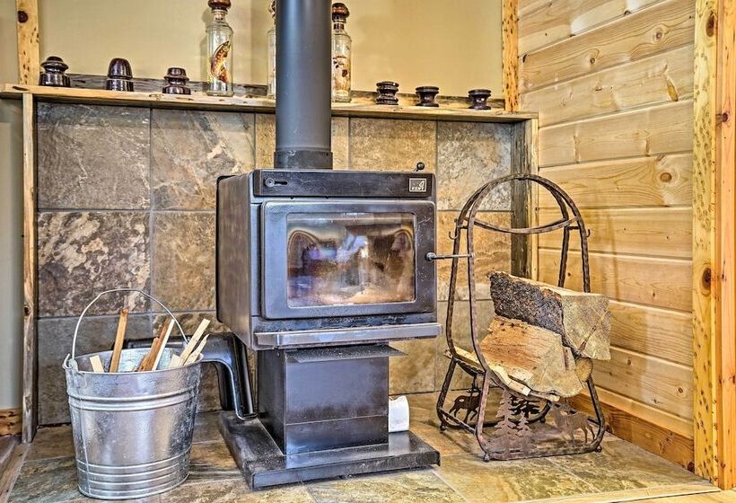 High Lakes Hideaway:  La Pine Fishing Cabin!