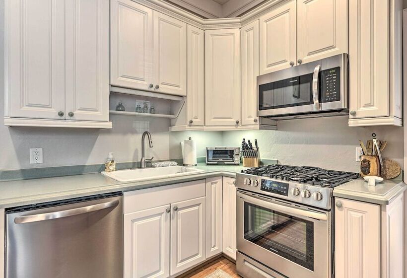 Historic 1891 Ocala Apartment W/ Original Touches!