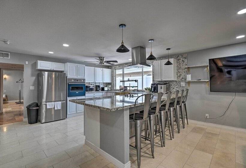 Home W/ Private Pool   Near Las Vegas Strip!