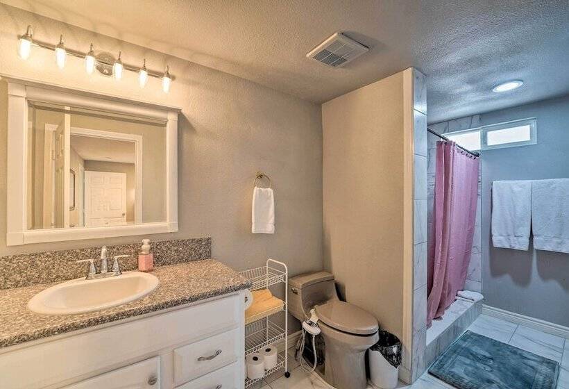Home W/ Private Pool   Near Las Vegas Strip!