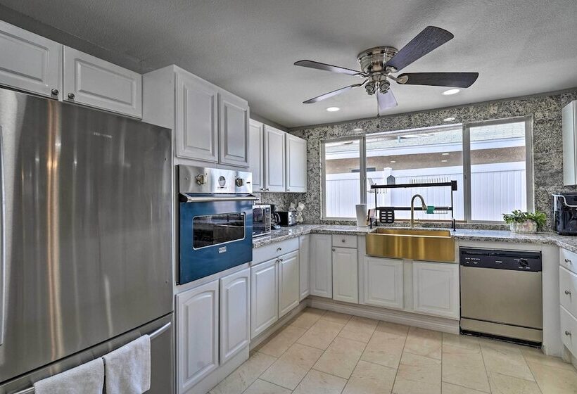 Home W/ Private Pool   Near Las Vegas Strip!