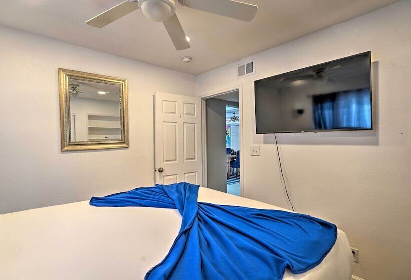 Home W/ Private Pool   Near Las Vegas Strip!