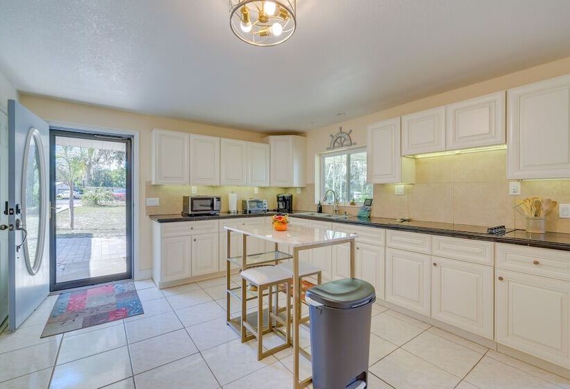 Laurel On The Lakes  Floral City Escape W/ Canoe!