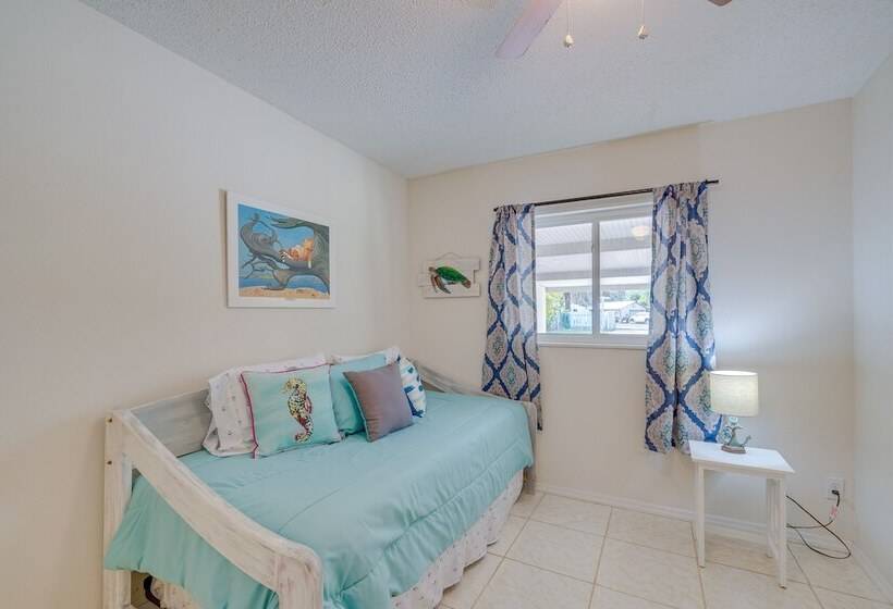 Laurel On The Lakes  Floral City Escape W/ Canoe!