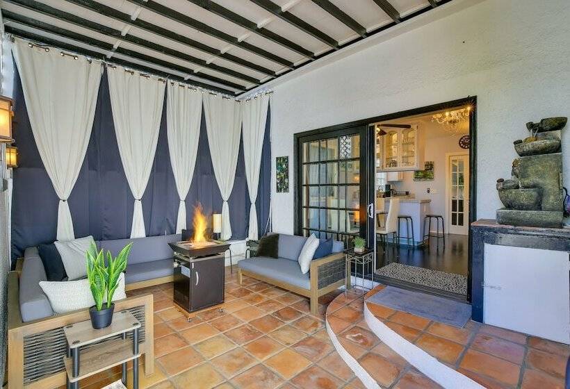 Long Beach Vacation Rental: Walk To Beach & Shops