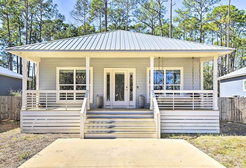 Modern Santa Rosa Beach Retreat W/ Yard & Patio!
