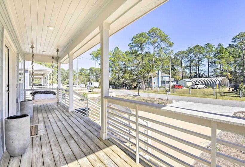 Modern Santa Rosa Beach Retreat W/ Yard & Patio!