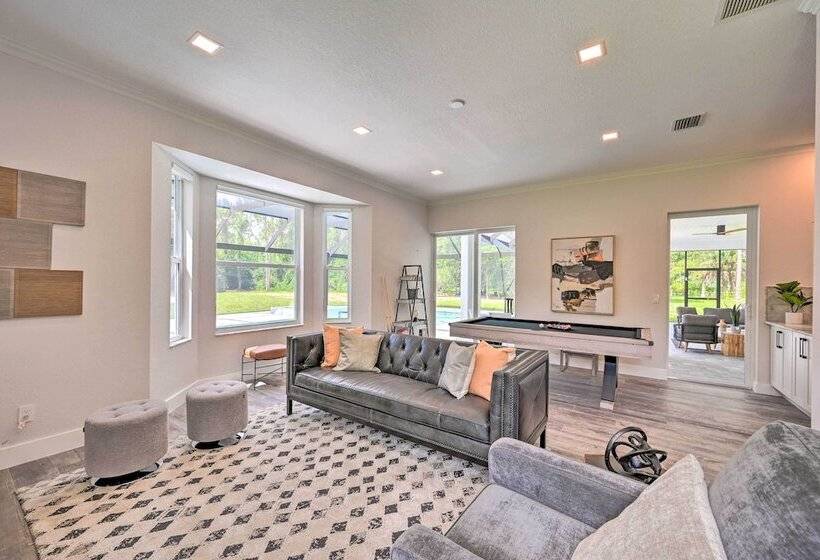 Sand Volleyball Court, Pool & Spa: Naples Gem!