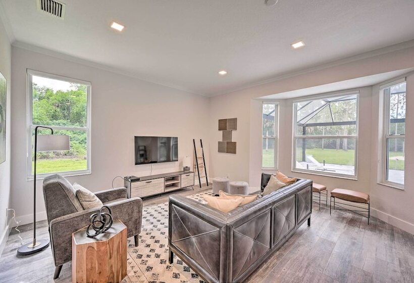 Sand Volleyball Court, Pool & Spa: Naples Gem!