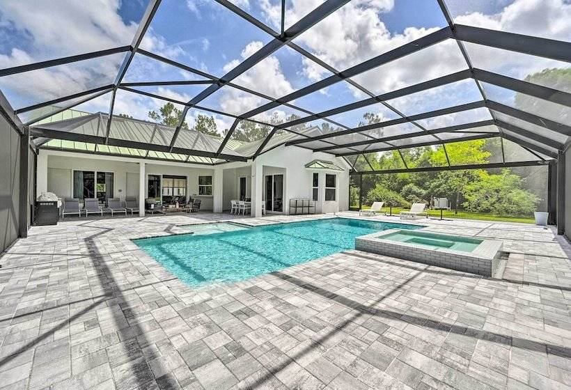 Sand Volleyball Court, Pool & Spa: Naples Gem!