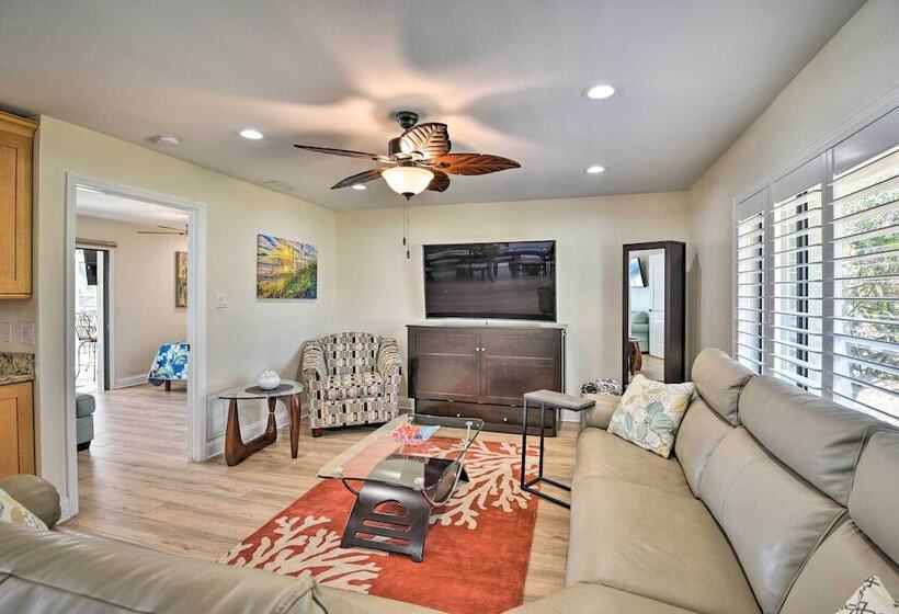 Palm Coast Home W/ Outdoor Oasis & Private Dock!