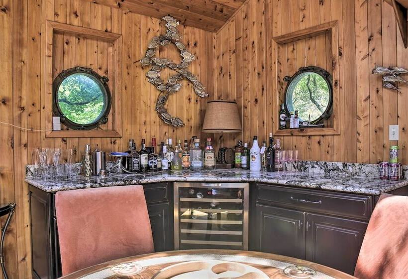 Spacious Cheriton Home: 8 Mi To Cape Charles!