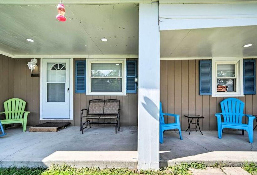 Spacious Geneva House < .5 Mi To The Strip!