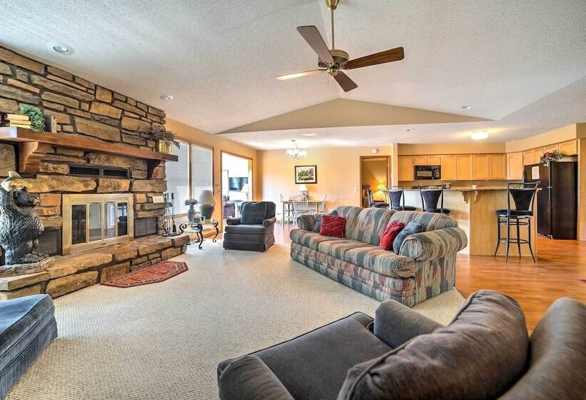 Holiday Island Home W/ Patio + Golf Course View!