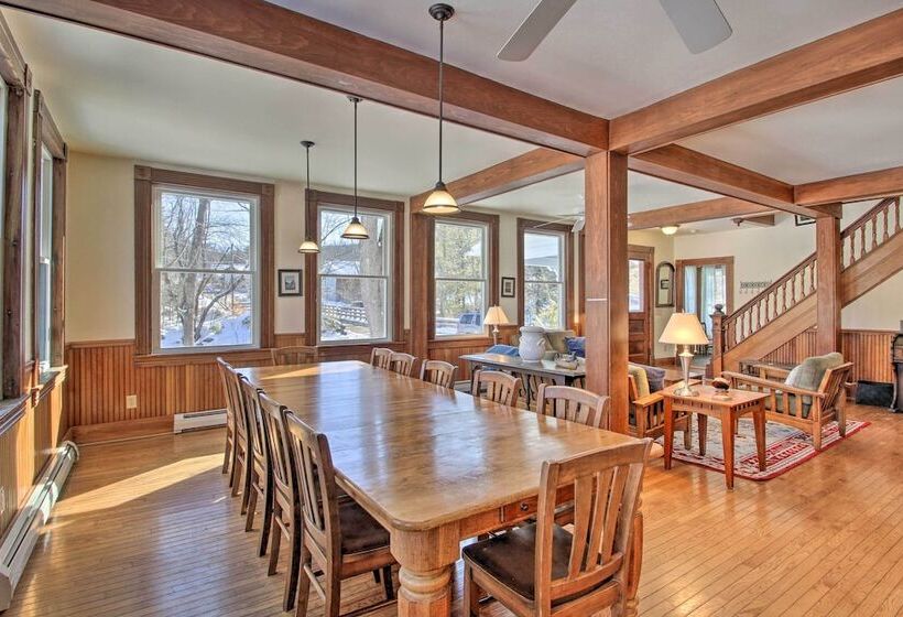 Spacious Home On Bear Camp River In Tamworth!