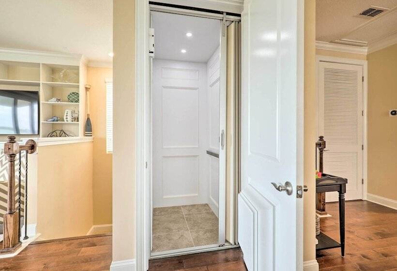 Spacious St Augustine Retreat: Walk To Beach