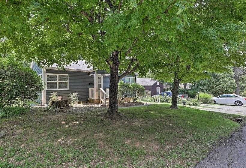 Updated Fayetteville Home < 2 Miles To Uark!