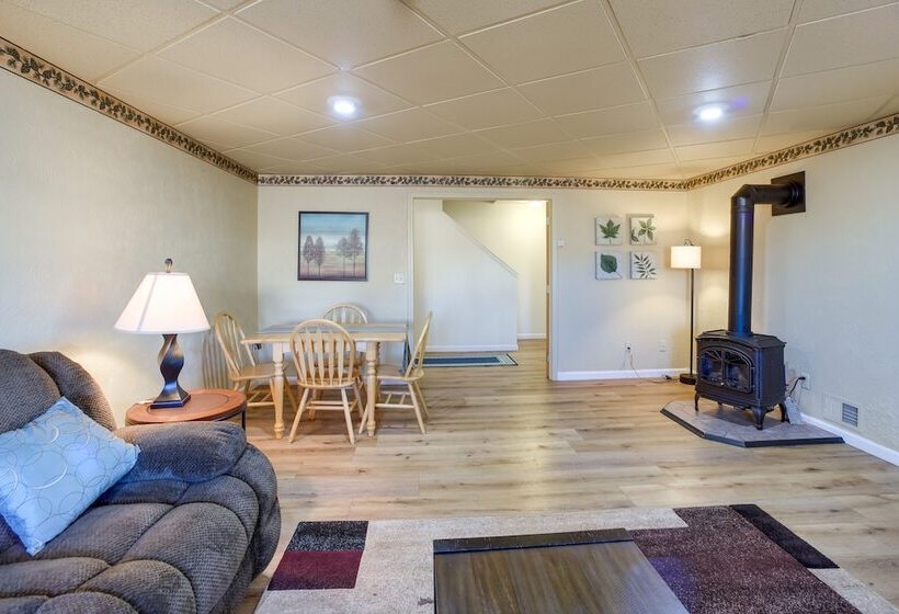 Updated Springs Home   3 Mi To Garden Of The Gods!
