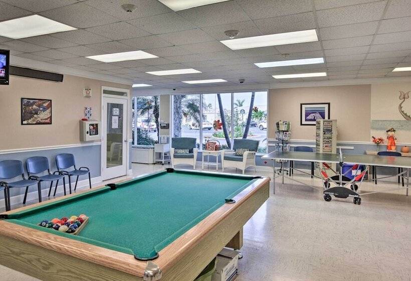 Waterfront Nettles Island Beach House: Pool Access